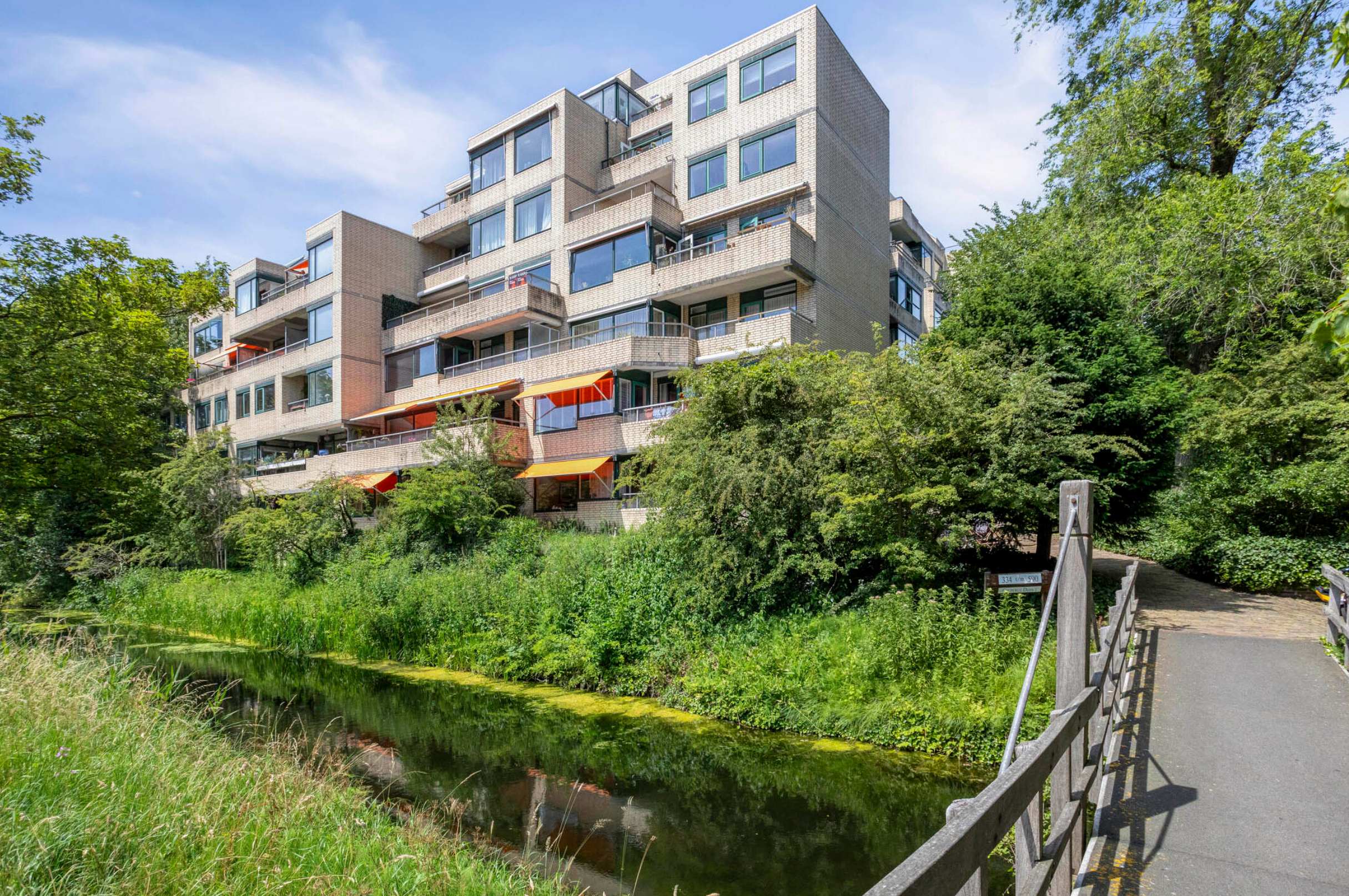 Appartement aan de Burgemeester Patijnlaan in Den Haag
